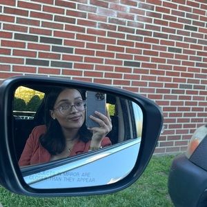 Meet your Posher, Pilar